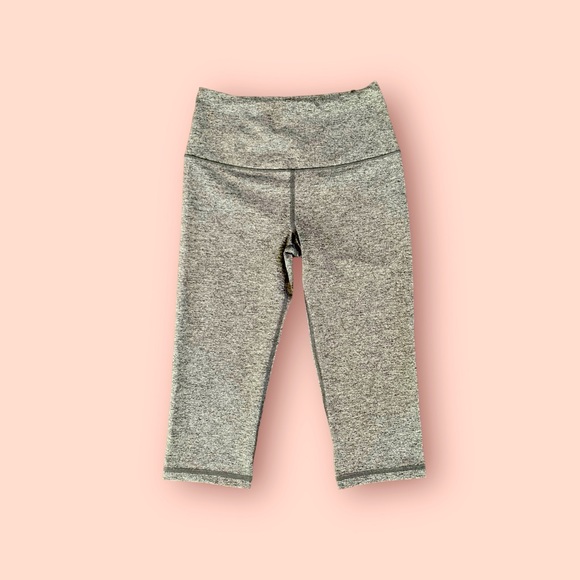 Victoria’s Secret Knockout capri leggings - Picture 2 of 8